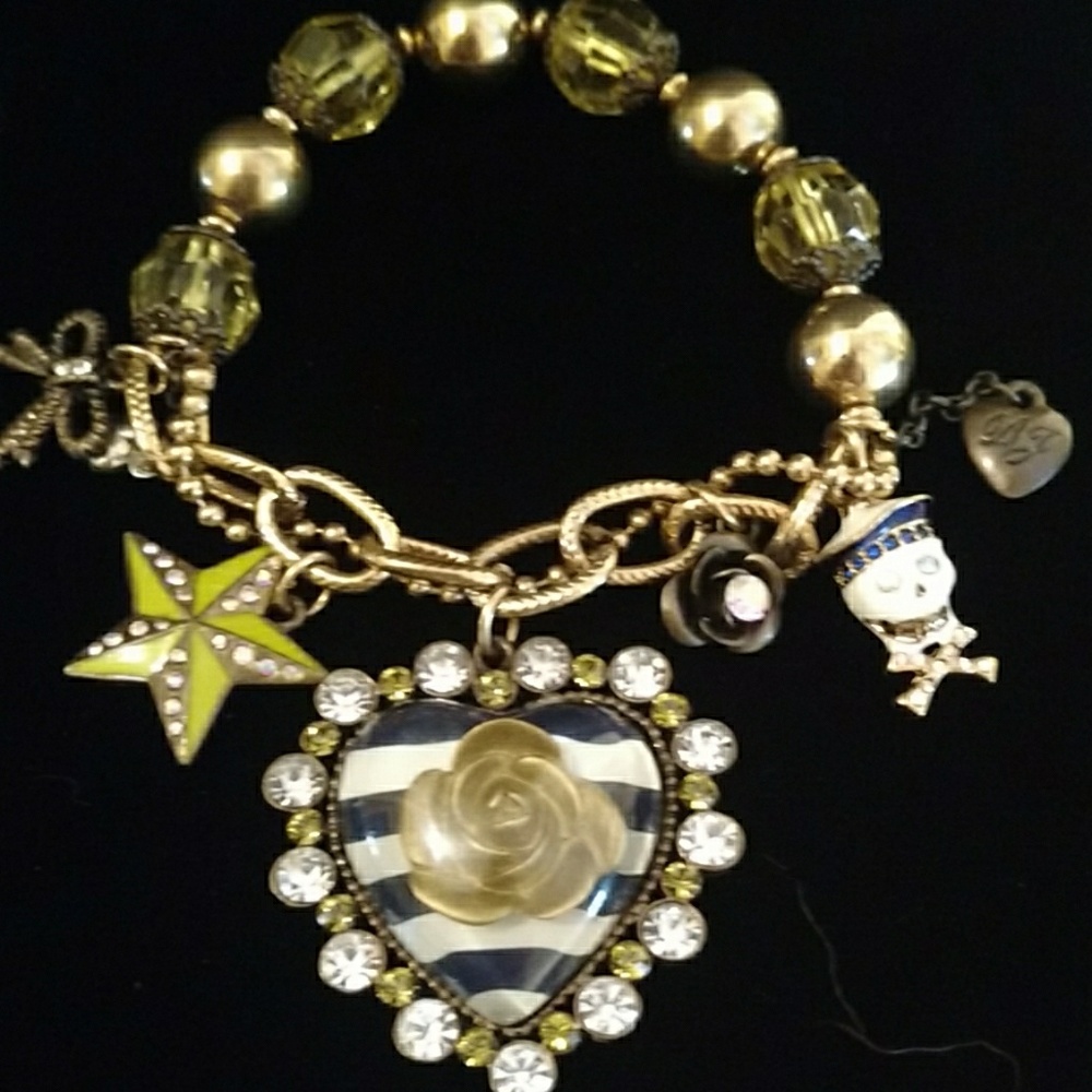 💙💕Betsey Johnson stretch bracelet